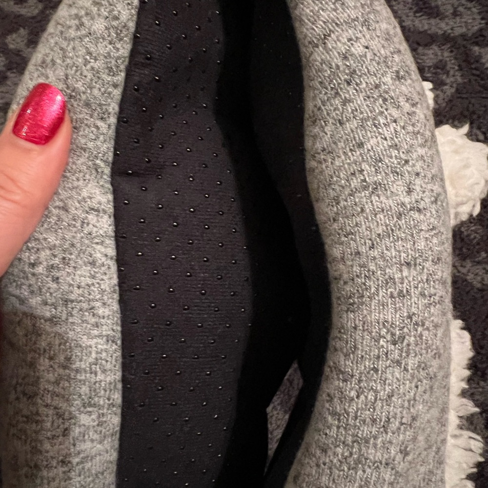 Slippers - Picture 4 of 4